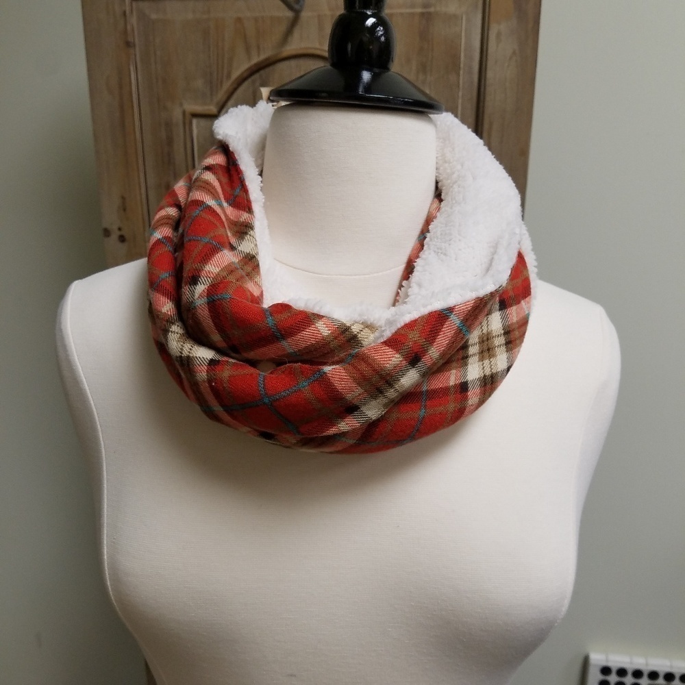 NWT Plaid Super Warm Infinity Scarf